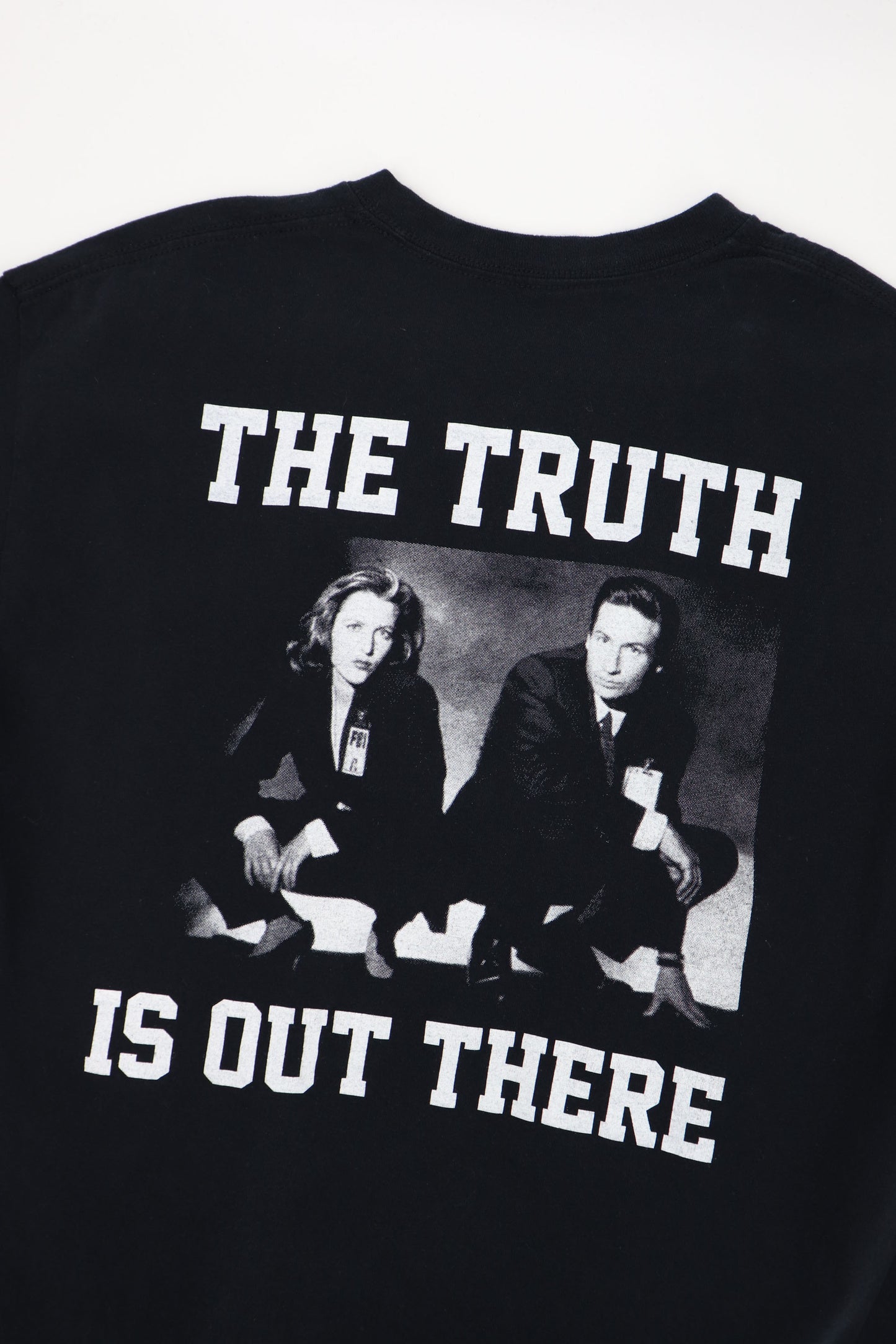 THE X-FILES THE TRUTH IS OUT THERE