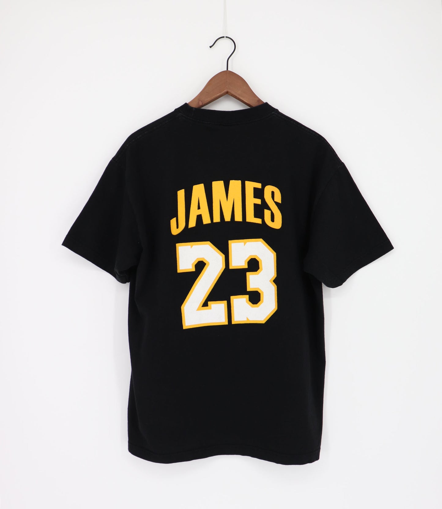 LAKERS LEBRON JAMES #23 TEE (L)