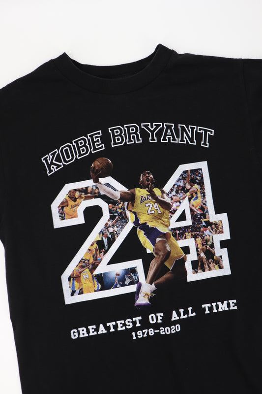 KOBE BRYANT 24 LAKERS GREATEST OF ALL TIME TEE (S)